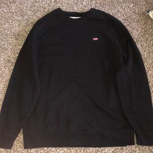Super comfy Levi’s crewneck
